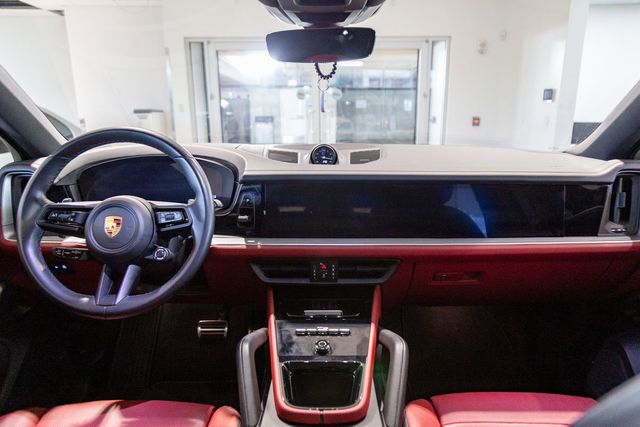 2024 Porsche Cayenne S Coupe prem pkg plus/rear axle  Sport design/sport exhaust/21" RS/ adaptive susp. 