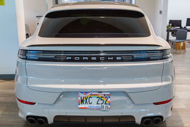 2024 Porsche Cayenne S Coupe prem pkg plus/rear axle  Sport design/sport exhaust/21" RS/ adaptive susp. 