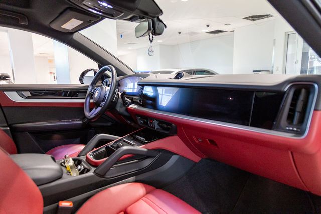 2024 Porsche Cayenne S Coupe prem pkg plus/rear axle  Sport design/sport exhaust/21" RS/ adaptive susp. 