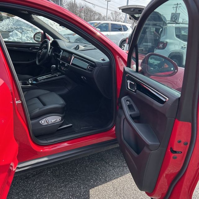 2024 Porsche Macan Base | Longwood, FL | Millenia Motors