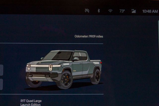 2024 Rivian R1T QUAD-Motor 835HP 328mi RANGE Launch Edition