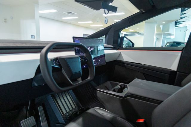 2024 Tesla Cybertruck Cyberbeast tri-motor