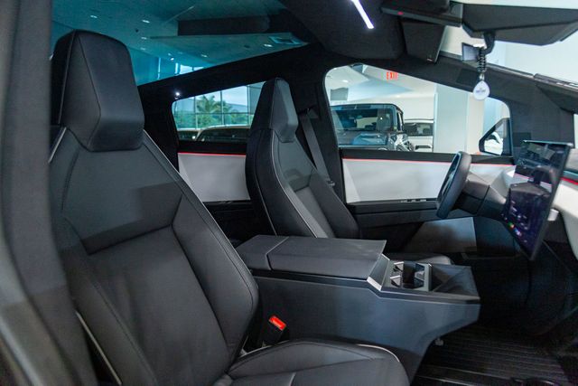 2024 Tesla Cybertruck Cyberbeast tri-motor