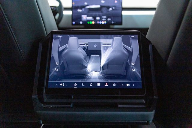 2024 Tesla Cybertruck Cyberbeast tri-motor