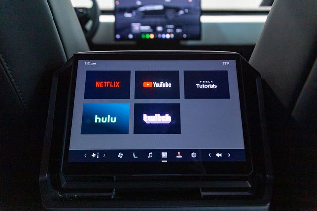 2024 Tesla Cybertruck Cyberbeast tri-motor