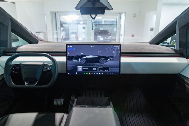 2024 Tesla Cybertruck Cyberbeast tri-motor