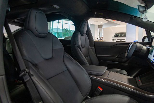 2024 Tesla Model X 6 seat int 22" wheel  AWD