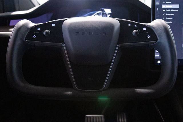 2024 Tesla Model X 6 seat int 22" wheel  AWD