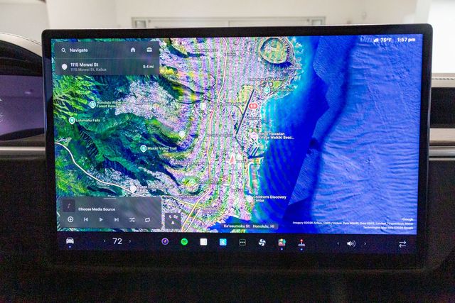 2024 Tesla Model X 6 seat int 22" wheel  AWD