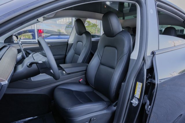 2024 Tesla Model Y Long Range / 3RD ROW 7 SEATER | Austin, TX | Rocky Mountain Truck Stop Austin