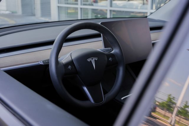 2024 Tesla Model Y Long Range / 3RD ROW 7 SEATER | Austin, TX | Rocky Mountain Truck Stop Austin