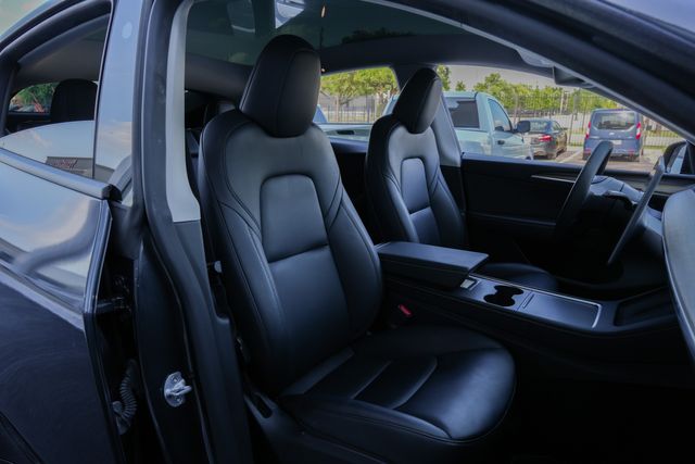 2024 Tesla Model Y Long Range / 3RD ROW 7 SEATER | Austin, TX | Rocky Mountain Truck Stop Austin 2024 Tesla Model Y Long Range / 3RD ROW 7 SEATER | Austin, TX | Rocky Mountain Truck Stop Austin