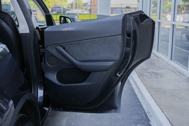2024 Tesla Model Y Long Range / 3RD ROW 7 SEATER | Austin, TX | Rocky Mountain Truck Stop Austin 2024 Tesla Model Y Long Range / 3RD ROW 7 SEATER | Austin, TX | Rocky Mountain Truck Stop Austin