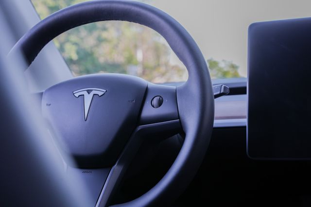2024 Tesla Model Y Long Range / 3RD ROW 7 SEATER | Austin, TX | Rocky Mountain Truck Stop Austin