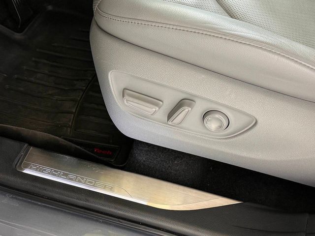 2024 Toyota Highlander Platinum 4dr SUV | Houston, TX | Houston Auto Credit