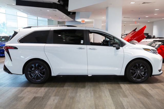 2024 Toyota Sienna XSE Premium 3rd row