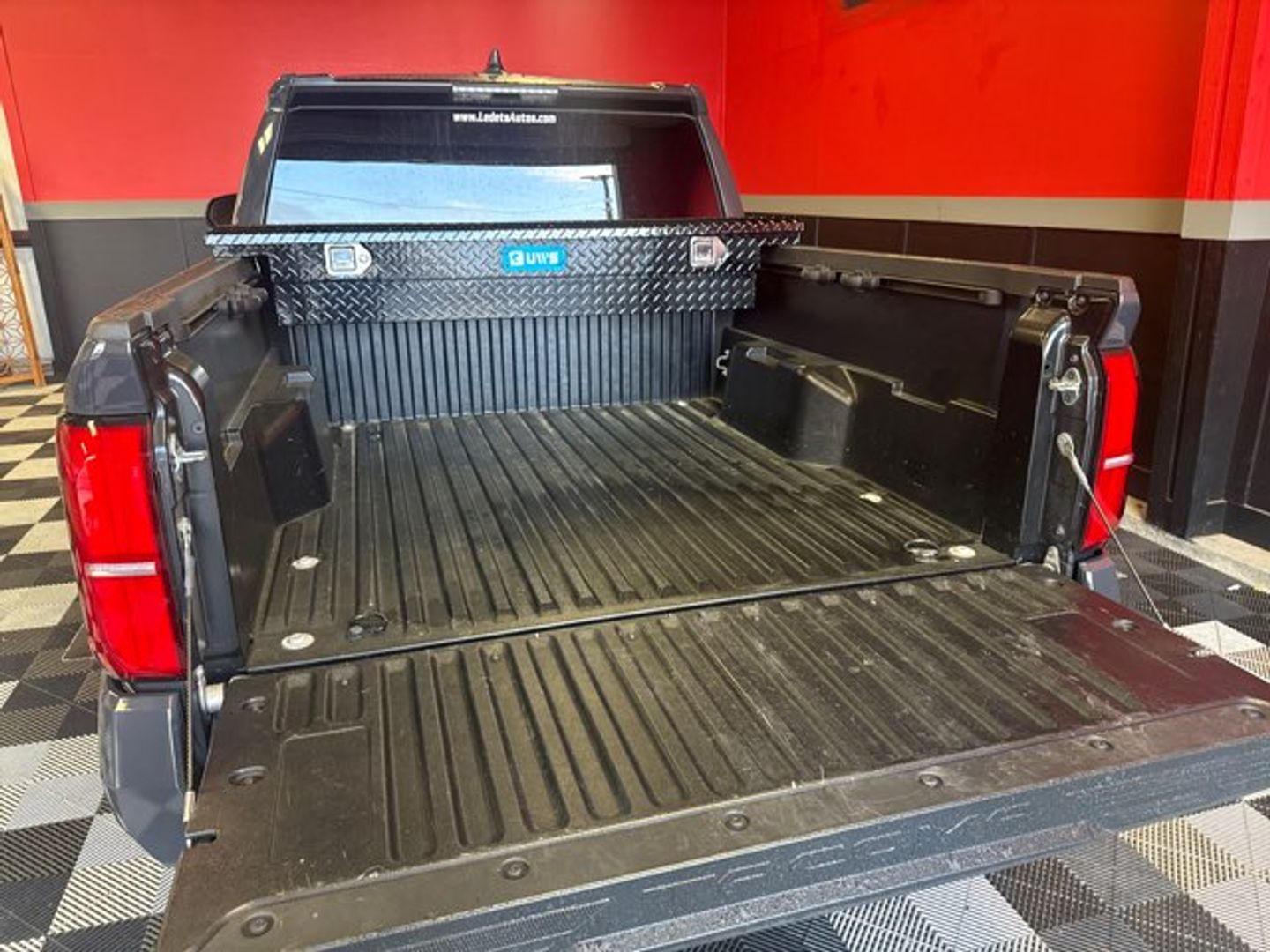 2024 Toyota Tacoma DOUBLE CAB - 8