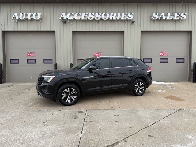 2024 Volkswagen Atlas Cross Sport SE 4Motion | Gifford, IL | Trav's Automotive