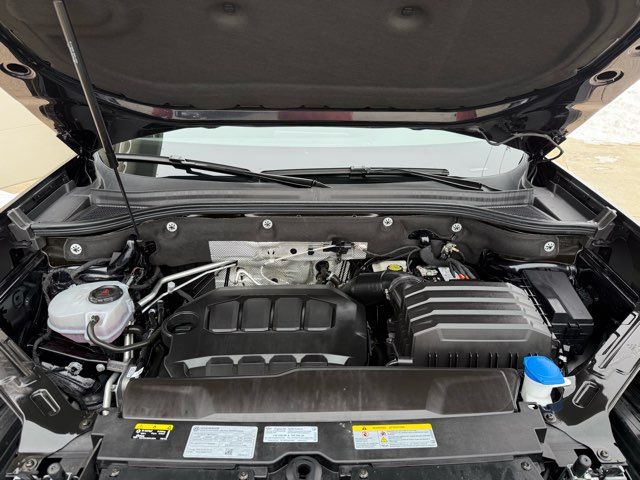 2024 Volkswagen Atlas Cross Sport SE 4Motion | Gifford, IL | Trav's Automotive