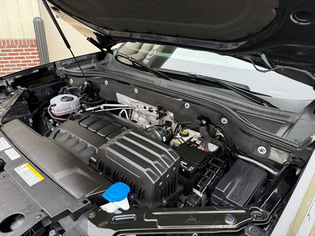2024 Volkswagen Atlas Cross Sport SE 4Motion | Gifford, IL | Trav's Automotive 2024 Volkswagen Atlas Cross Sport SE 4Motion | Gifford, IL | Trav's Automotive