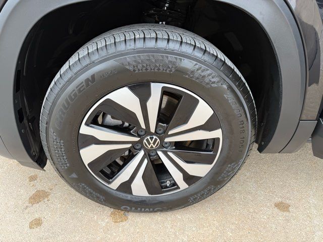 2024 Volkswagen Atlas Cross Sport SE 4Motion | Gifford, IL | Trav's Automotive