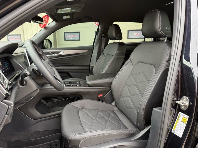 2024 Volkswagen Atlas Cross Sport SE 4Motion | Gifford, IL | Trav's Automotive