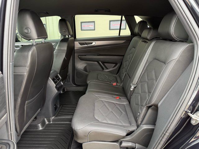 2024 Volkswagen Atlas Cross Sport SE 4Motion | Gifford, IL | Trav's Automotive 2024 Volkswagen Atlas Cross Sport SE 4Motion | Gifford, IL | Trav's Automotive