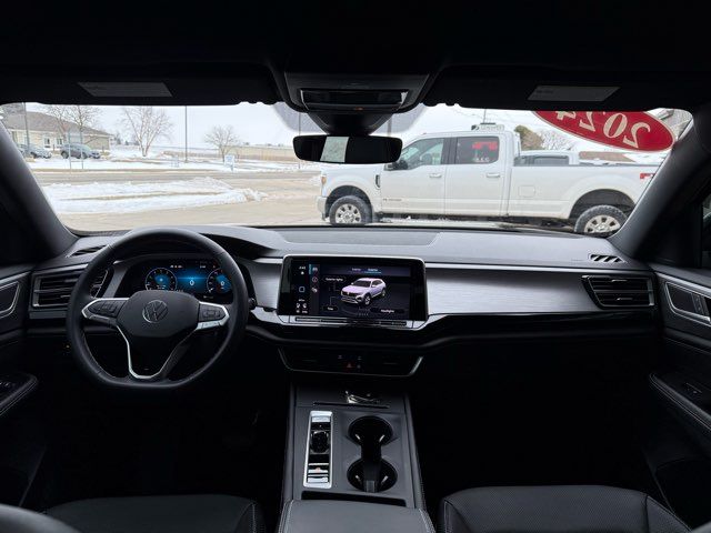 2024 Volkswagen Atlas Cross Sport SE 4Motion | Gifford, IL | Trav's Automotive 2024 Volkswagen Atlas Cross Sport SE 4Motion | Gifford, IL | Trav's Automotive