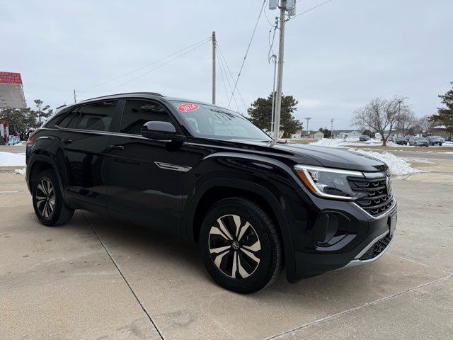 2024 Volkswagen Atlas Cross Sport SE 4Motion | Gifford, IL | Trav's Automotive 2024 Volkswagen Atlas Cross Sport SE 4Motion | Gifford, IL | Trav's Automotive
