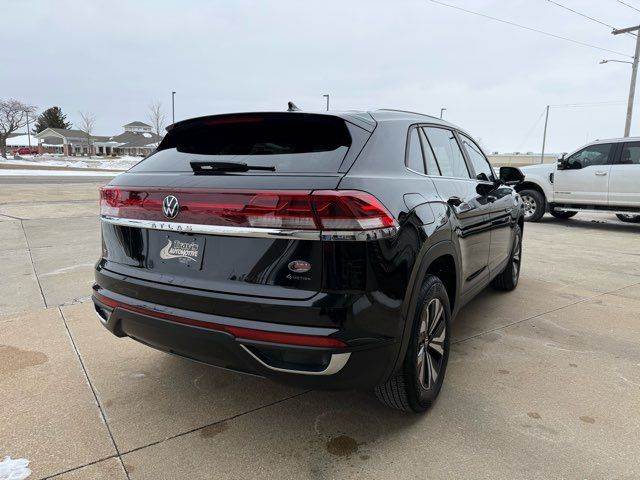 2024 Volkswagen Atlas Cross Sport SE 4Motion | Gifford, IL | Trav's Automotive 2024 Volkswagen Atlas Cross Sport SE 4Motion | Gifford, IL | Trav's Automotive