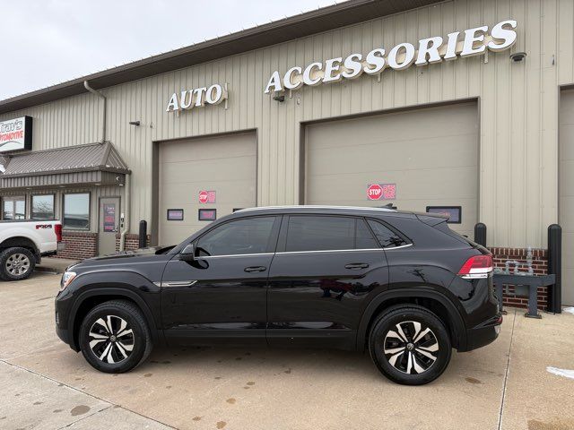 2024 Volkswagen Atlas Cross Sport SE 4Motion | Gifford, IL | Trav's Automotive 2024 Volkswagen Atlas Cross Sport SE 4Motion | Gifford, IL | Trav's Automotive