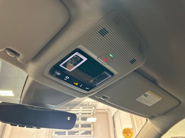 2024 Volkswagen Atlas 2.0T SE w/Technology | Irving, Texas | Hopper Motorplex 2024 Volkswagen Atlas 2.0T SE w/Technology | Irving, Texas | Hopper Motorplex