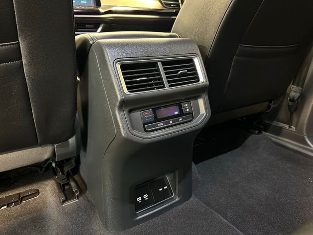 2024 Volkswagen Atlas 2.0T SE w/Technology | Irving, Texas | Hopper Motorplex 2024 Volkswagen Atlas 2.0T SE w/Technology | Irving, Texas | Hopper Motorplex