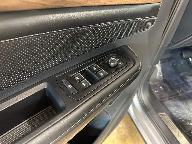 2024 Volkswagen Atlas SE