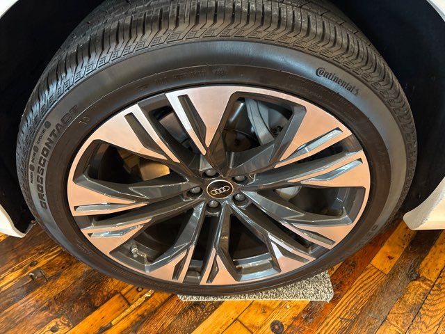 2025 Audi Q8 quattro Premium Plus 55 TFSI