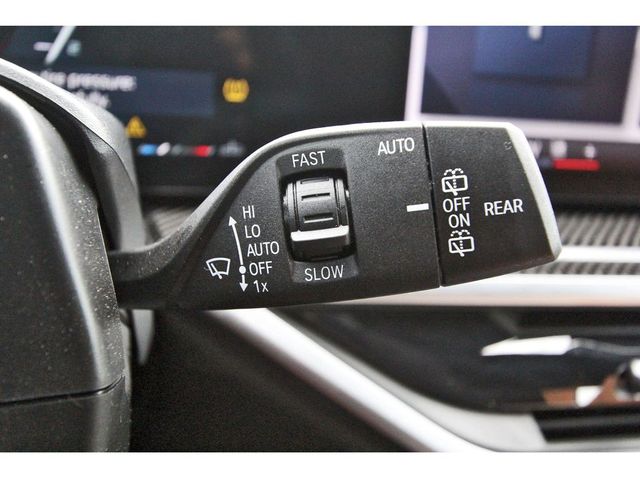 2025 BMW X5 M60i