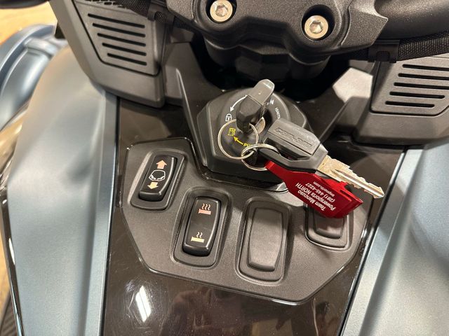 2025 Can-Am Spyder RT Rotax 1330 ACE Ultimate Touring Vehicle | Irving, Texas | Hopper Motorplex 2025 Can-Am Spyder RT Rotax 1330 ACE Ultimate Touring Vehicle | Irving, Texas | Hopper Motorplex