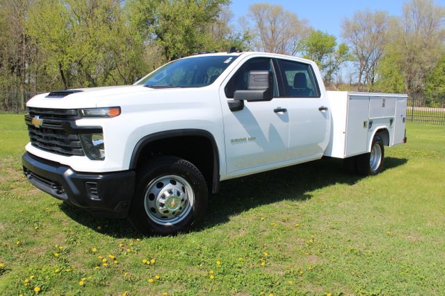 2025 Chevrolet Silverado 3500HD Diesel Utility 4x4 Work Truck | Roscoe, IL | Autoland Outlets