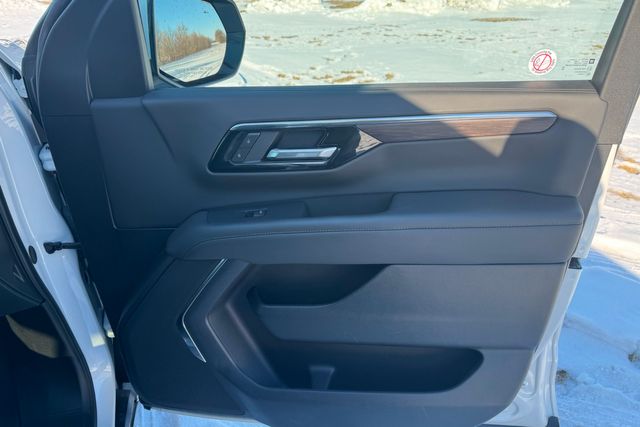 2025 Chevrolet Suburban Z71 | Roscoe, IL | Autoland Outlets