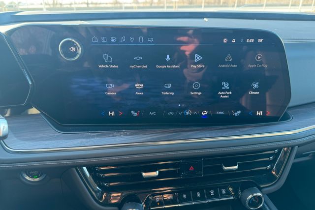 2025 Chevrolet Suburban Z71 | Roscoe, IL | Autoland Outlets