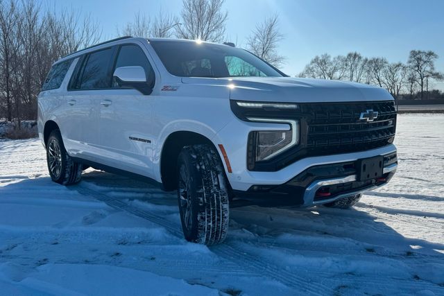 2025 Chevrolet Suburban Z71 | Roscoe, IL | Autoland Outlets