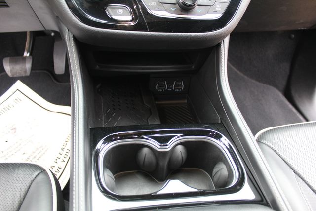 2025 Chrysler Pacifica Limited Black sport package | Roscoe, IL | Autoland Outlets 2025 Chrysler Pacifica Limited Black sport package | Roscoe, IL | Autoland Outlets