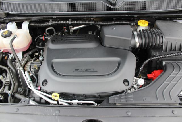 2025 Chrysler Pacifica Limited Black sport package | Roscoe, IL | Autoland Outlets 2025 Chrysler Pacifica Limited Black sport package | Roscoe, IL | Autoland Outlets