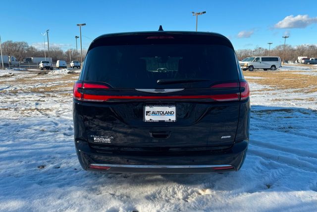 2025 Chrysler Pacifica Select AWD | Roscoe, IL | Autoland Outlets 2025 Chrysler Pacifica Select AWD | Roscoe, IL | Autoland Outlets