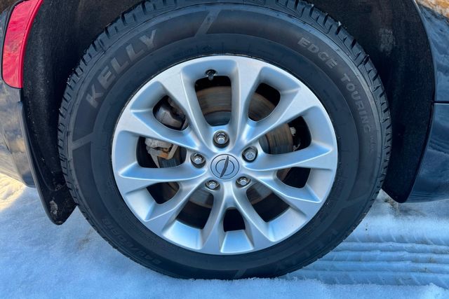 2025 Chrysler Pacifica Select AWD | Roscoe, IL | Autoland Outlets