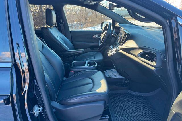 2025 Chrysler Pacifica Select AWD | Roscoe, IL | Autoland Outlets 2025 Chrysler Pacifica Select AWD | Roscoe, IL | Autoland Outlets