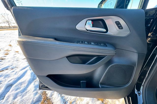 2025 Chrysler Pacifica Select AWD | Roscoe, IL | Autoland Outlets 2025 Chrysler Pacifica Select AWD | Roscoe, IL | Autoland Outlets