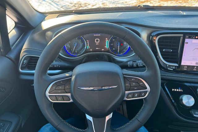 2025 Chrysler Pacifica Select AWD | Roscoe, IL | Autoland Outlets 2025 Chrysler Pacifica Select AWD | Roscoe, IL | Autoland Outlets