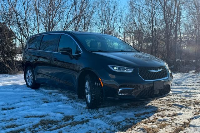 2025 Chrysler Pacifica Select AWD | Roscoe, IL | Autoland Outlets 2025 Chrysler Pacifica Select AWD | Roscoe, IL | Autoland Outlets