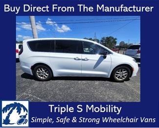 2025 Chrysler Pacifica Select   | Pinellas Park, Florida | Triple S Mobility, Inc